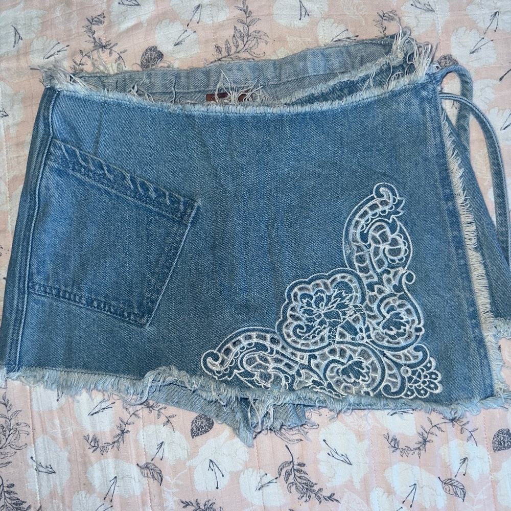 POL Denim Skort with Embroidered Cutout Detail Small